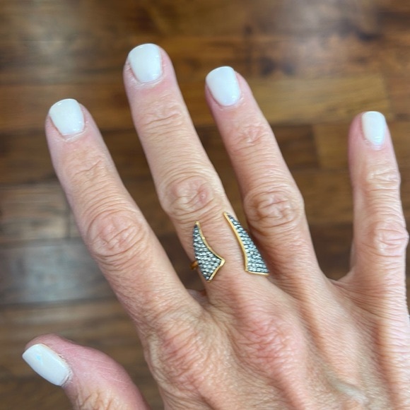 Stella & Dot Pavé Horn Ring - Picture 3 of 4